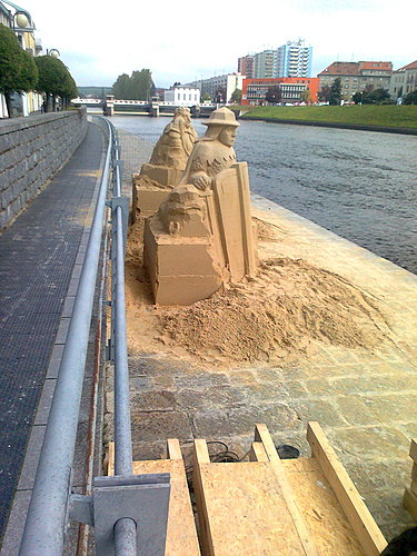 Příprava soch z písku, Cipískoviště 2013